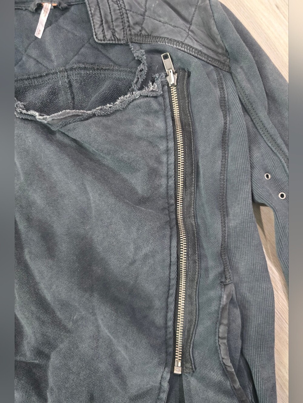 Free People Distressed Charcoal Gray Wash Cotton Shrunken Moto Jacket Size S - Picture 5 of 8